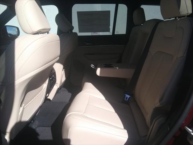 new 2025 Jeep Grand Cherokee car, priced at $42,977