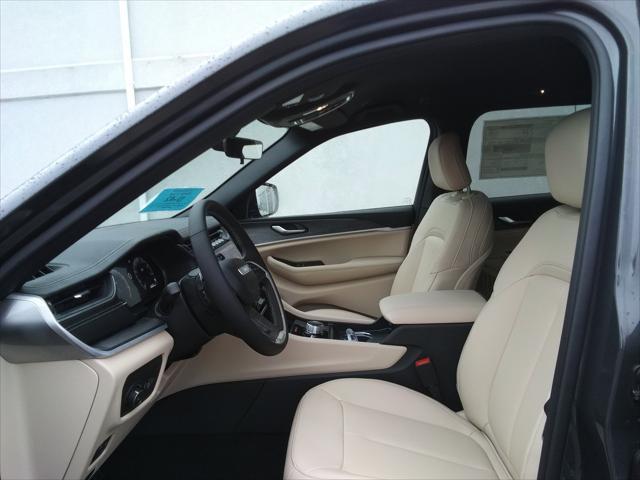 new 2025 Jeep Grand Cherokee car, priced at $43,977