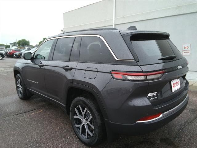new 2025 Jeep Grand Cherokee car, priced at $43,977