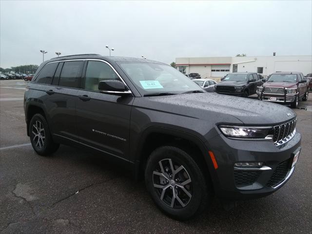 new 2025 Jeep Grand Cherokee car, priced at $43,977