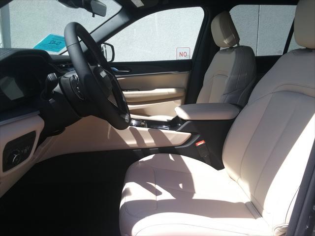new 2025 Jeep Grand Cherokee car, priced at $43,977