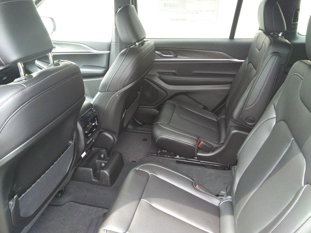 new 2025 Jeep Grand Cherokee L car, priced at $48,977