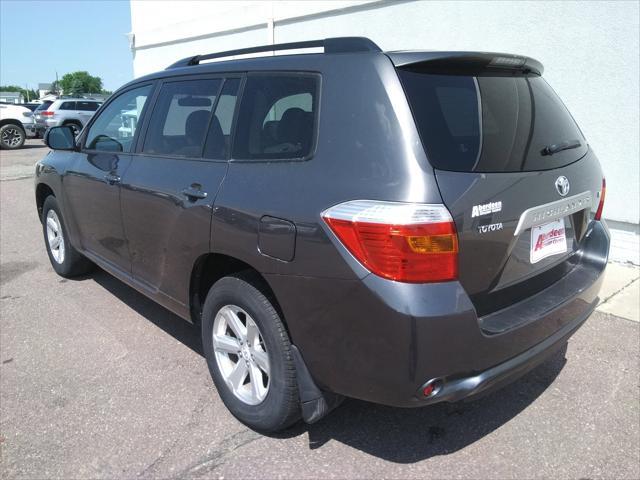 used 2009 Toyota Highlander car, priced at $9,999
