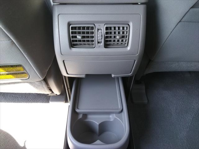 used 2009 Toyota Highlander car, priced at $9,999