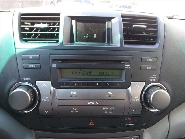 used 2009 Toyota Highlander car, priced at $9,999