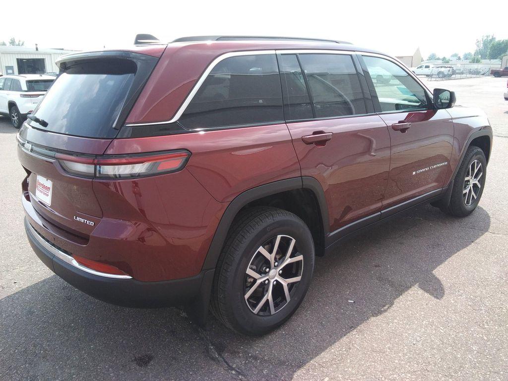 new 2025 Jeep Grand Cherokee car, priced at $44,977
