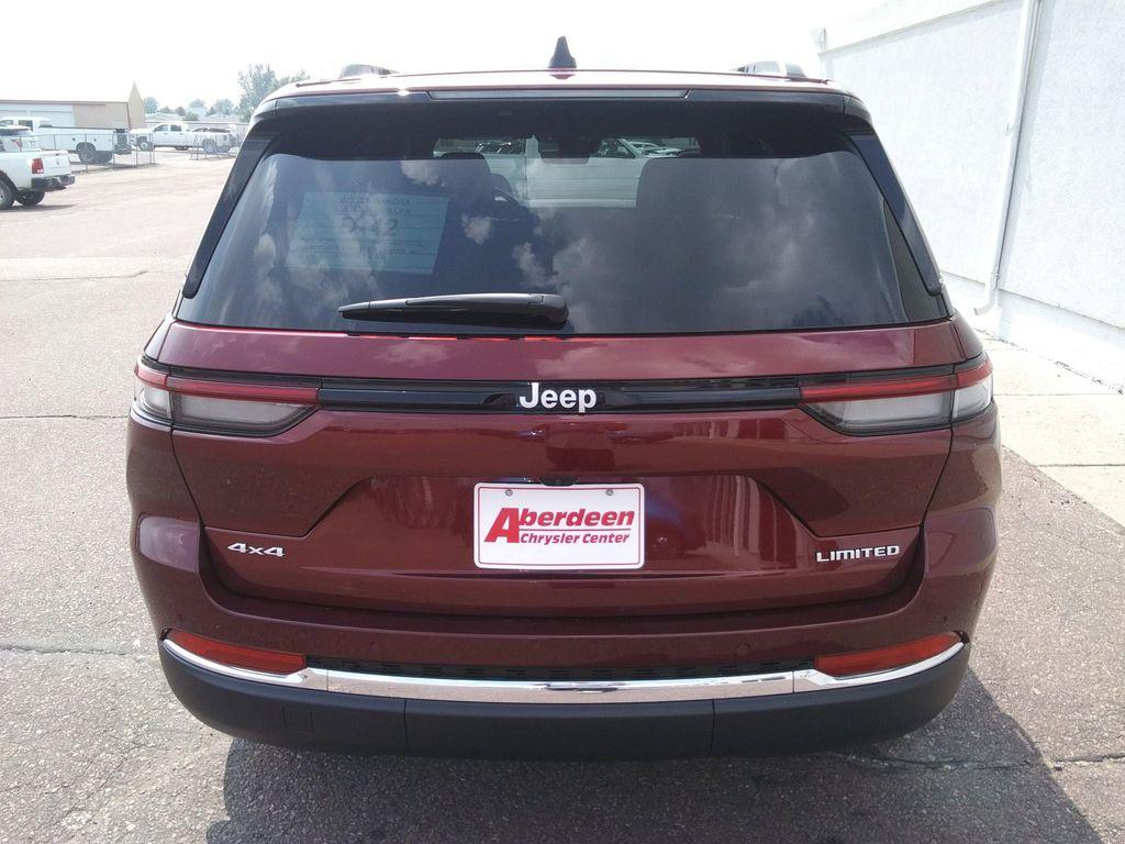 new 2025 Jeep Grand Cherokee car, priced at $44,977