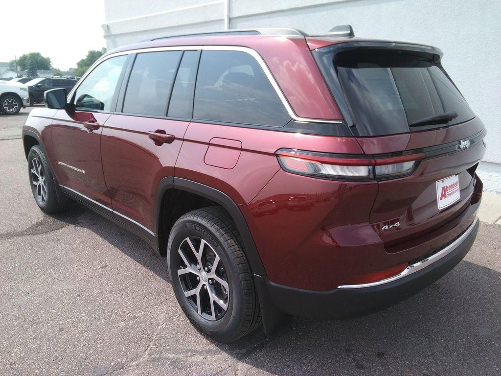 new 2025 Jeep Grand Cherokee car, priced at $44,977