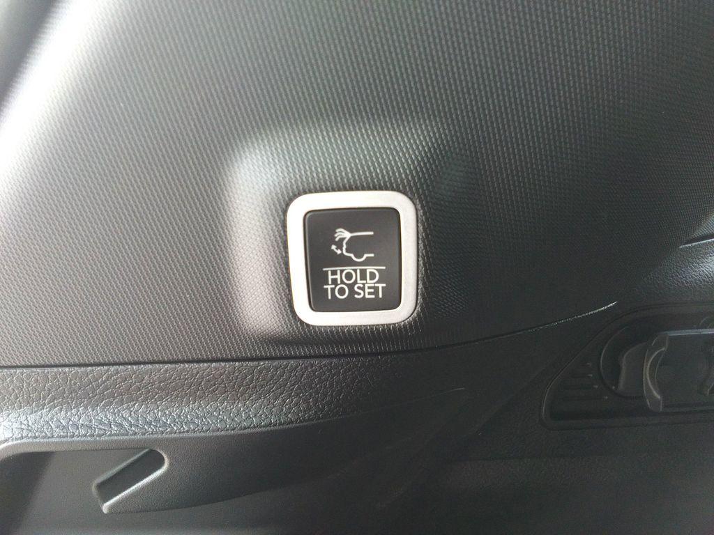 new 2025 Jeep Grand Cherokee car, priced at $44,977