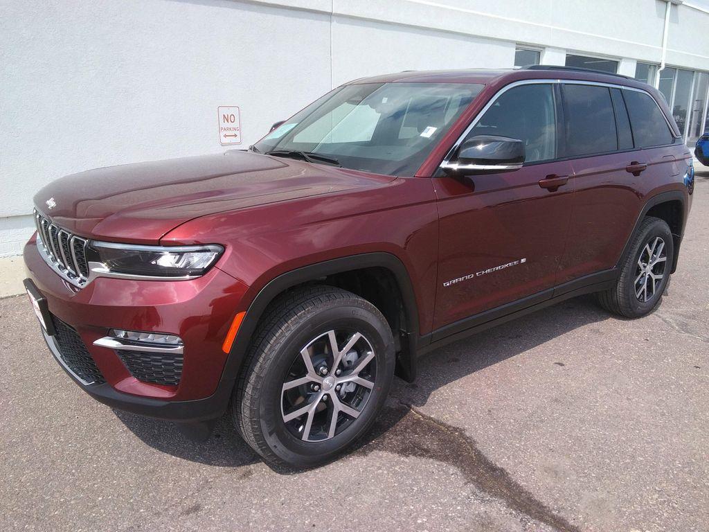 new 2025 Jeep Grand Cherokee car, priced at $44,977