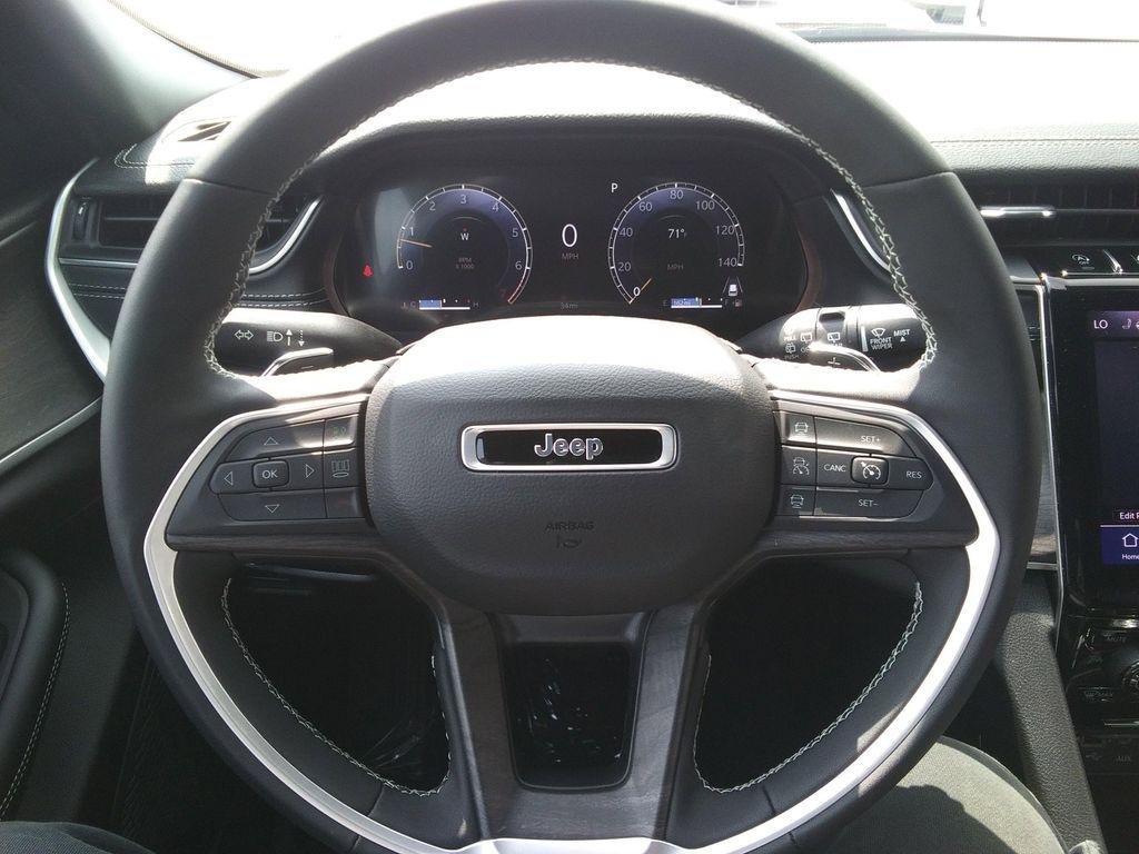 new 2025 Jeep Grand Cherokee car, priced at $44,977