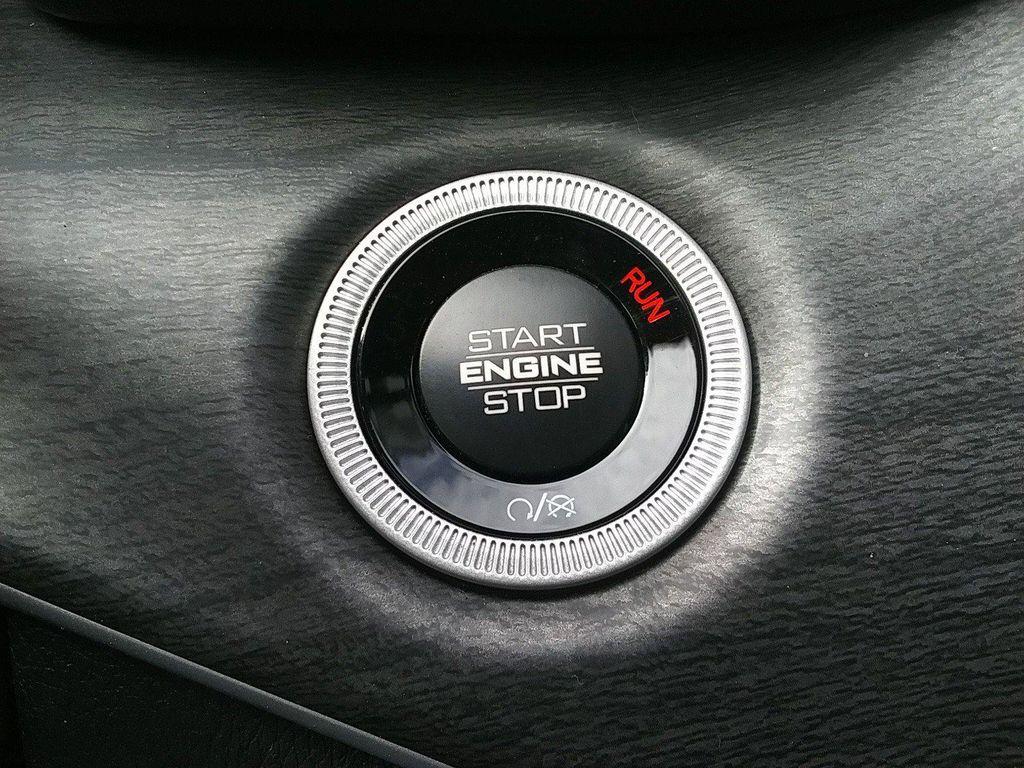 new 2025 Jeep Grand Cherokee car, priced at $43,977