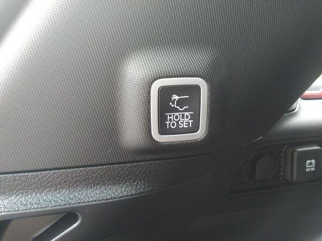 new 2025 Jeep Grand Cherokee car, priced at $43,977