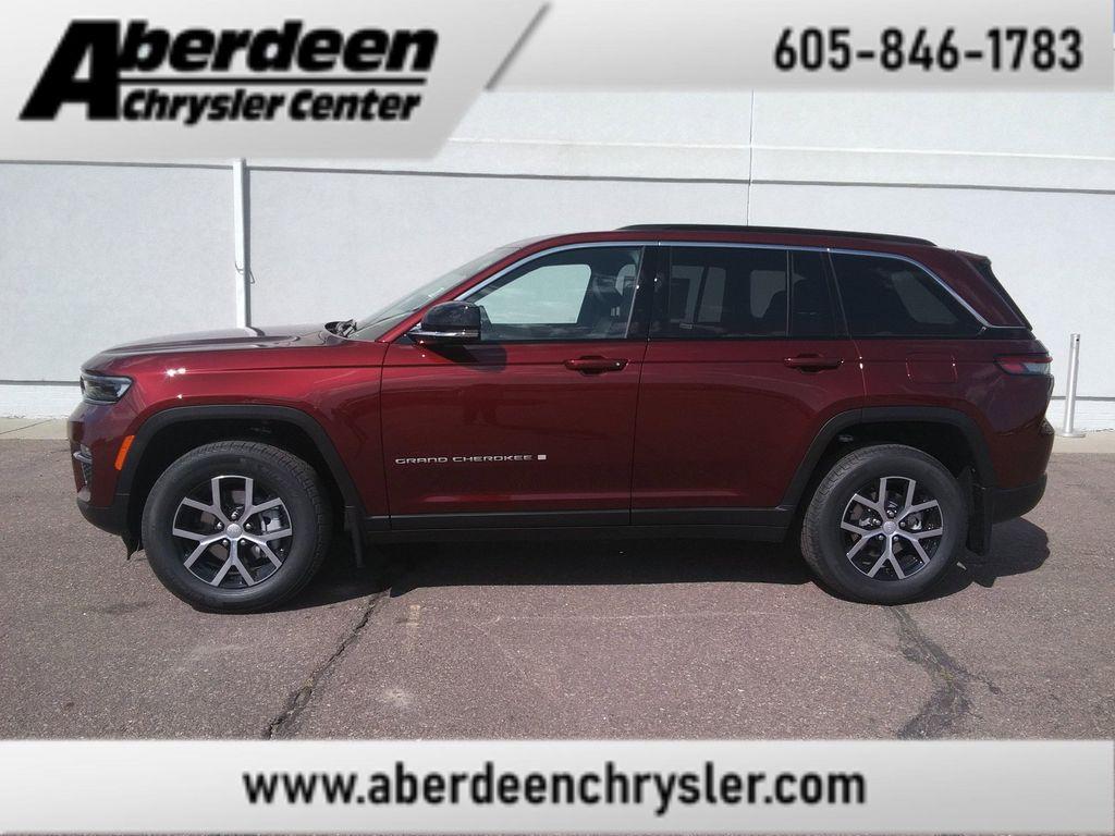 new 2025 Jeep Grand Cherokee car, priced at $43,977
