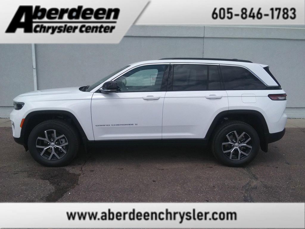 new 2025 Jeep Grand Cherokee car, priced at $44,477