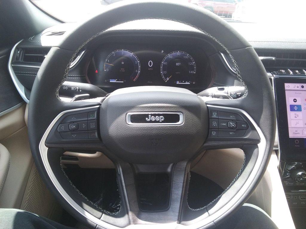 new 2025 Jeep Grand Cherokee car, priced at $44,477