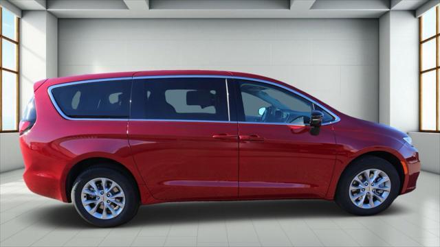 new 2024 Chrysler Pacifica car, priced at $41,277