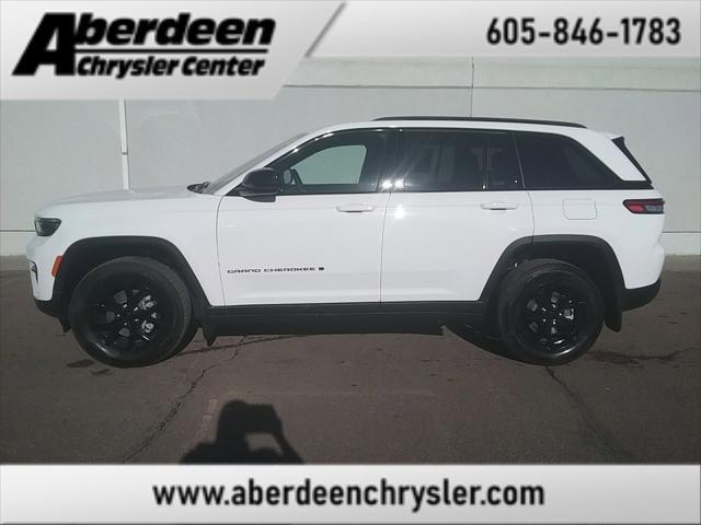 new 2025 Jeep Grand Cherokee car, priced at $41,977