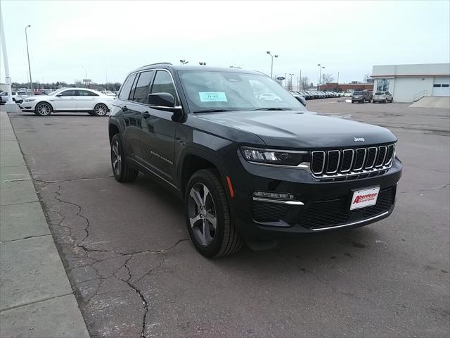 new 2024 Jeep Grand Cherokee car, priced at $44,977