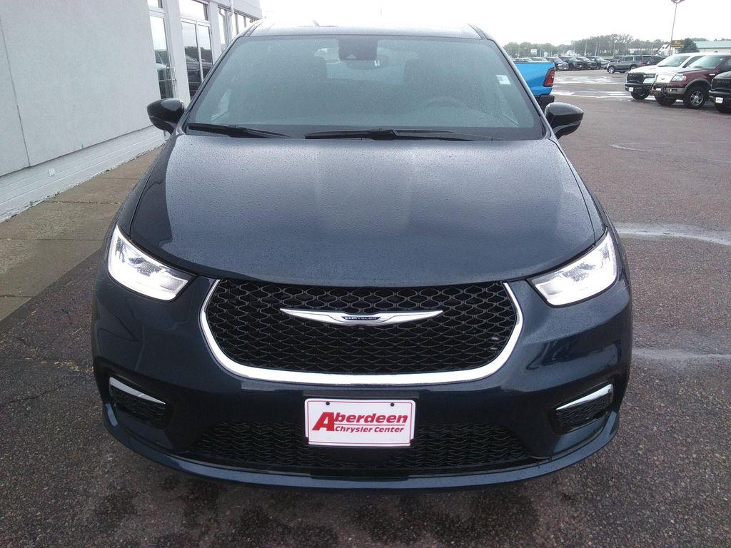 new 2025 Chrysler Pacifica car, priced at $44,477