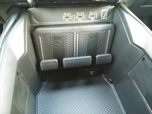 new 2025 Ram 1500 car, priced at $61,977