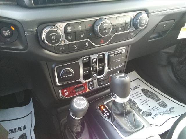 new 2025 Jeep Wrangler car, priced at $58,477