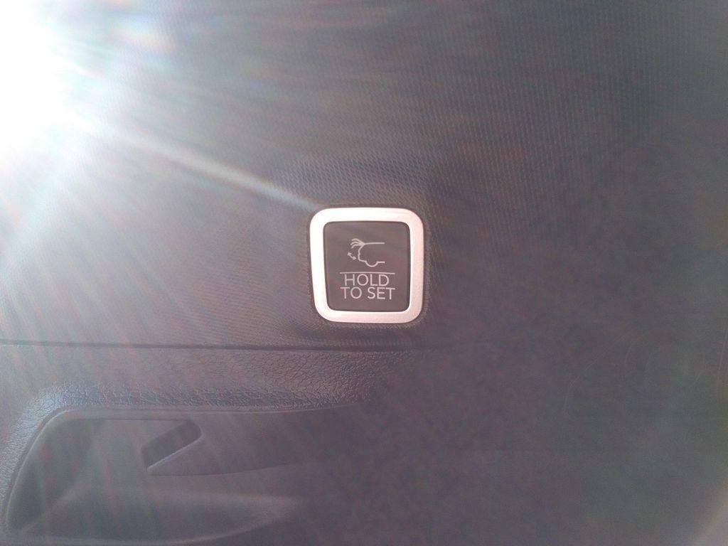 new 2025 Jeep Grand Cherokee car, priced at $42,977