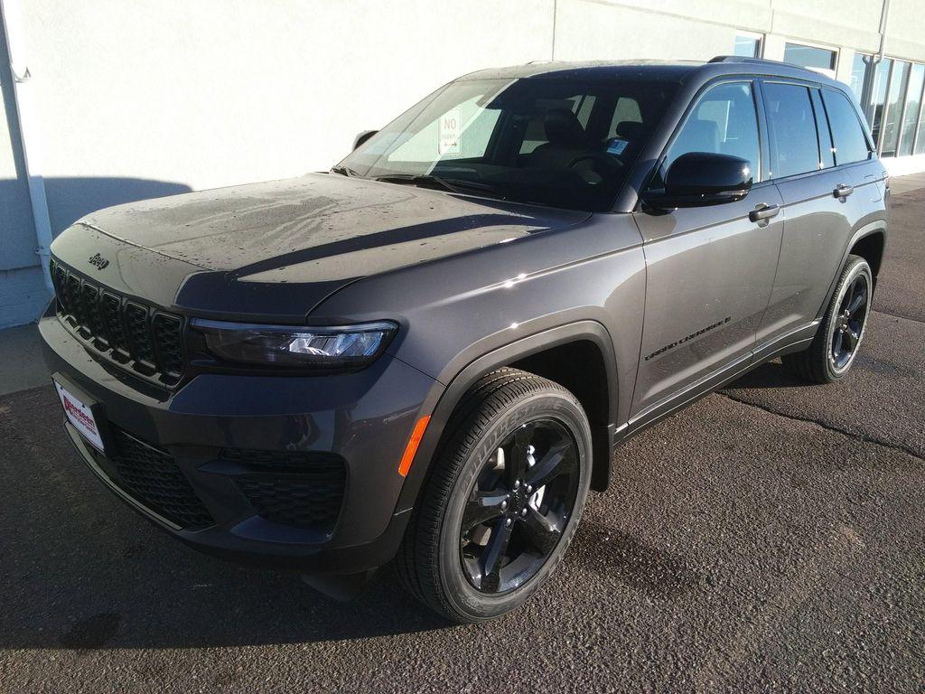 new 2025 Jeep Grand Cherokee car, priced at $42,977