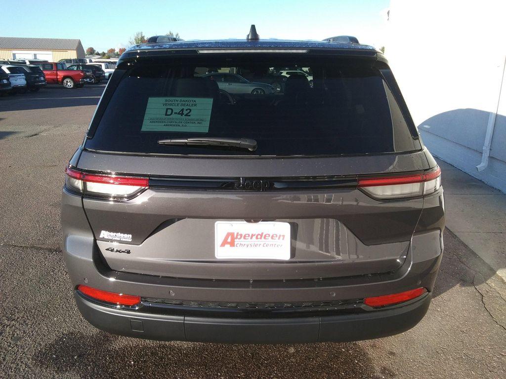 new 2025 Jeep Grand Cherokee car, priced at $42,977