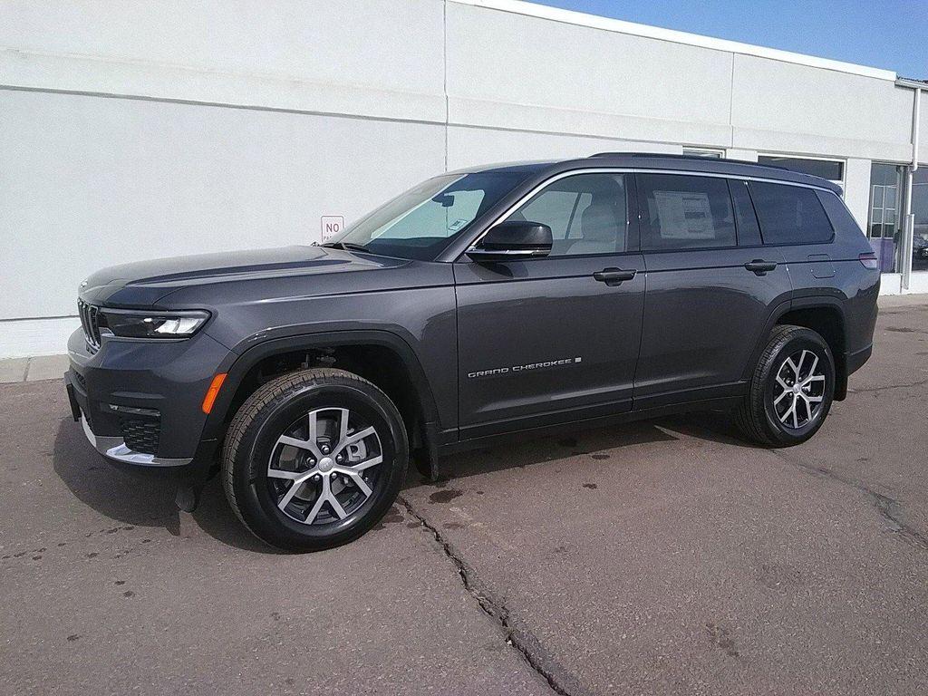 new 2025 Jeep Grand Cherokee L car, priced at $43,977