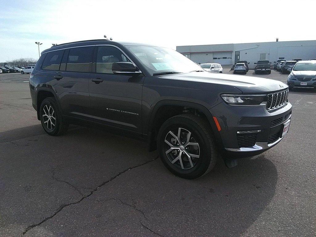 new 2025 Jeep Grand Cherokee L car, priced at $43,977