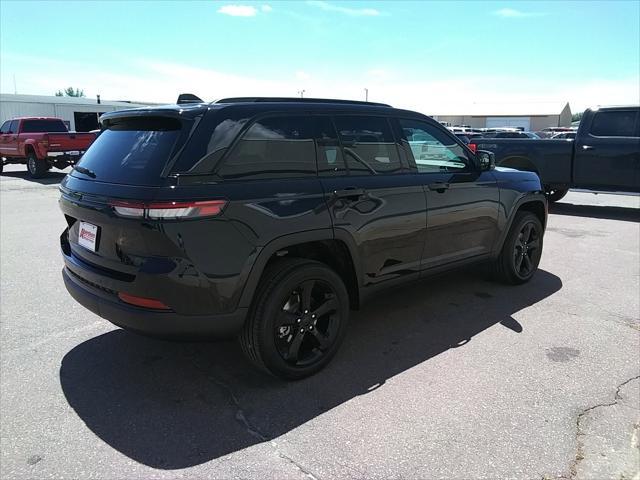 new 2024 Jeep Grand Cherokee car, priced at $43,977