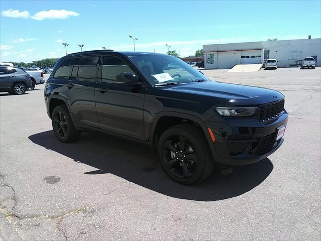 new 2024 Jeep Grand Cherokee car, priced at $43,977