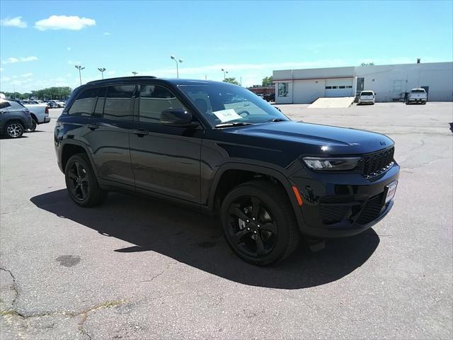 new 2024 Jeep Grand Cherokee car, priced at $43,977