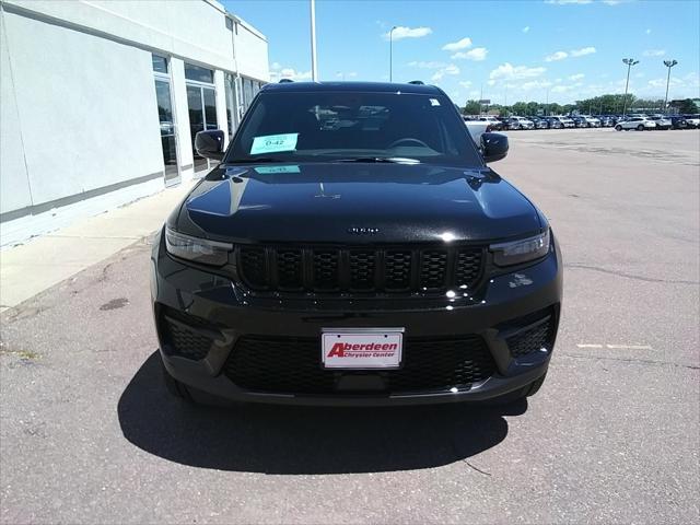 new 2024 Jeep Grand Cherokee car, priced at $43,977