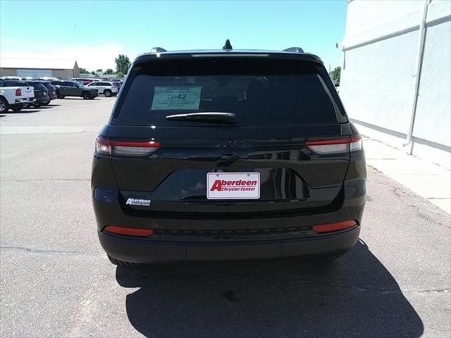 new 2024 Jeep Grand Cherokee car, priced at $43,977