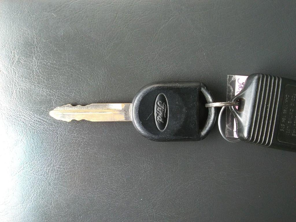 used 2006 Ford Escape car, priced at $4,999