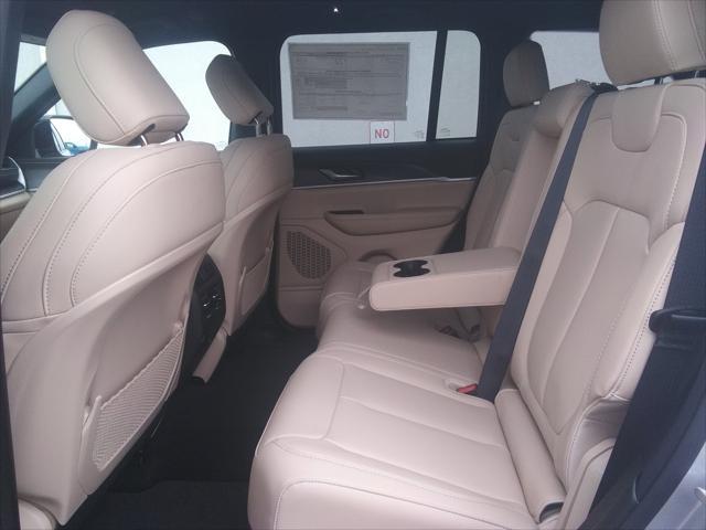 new 2025 Jeep Grand Cherokee car, priced at $42,977