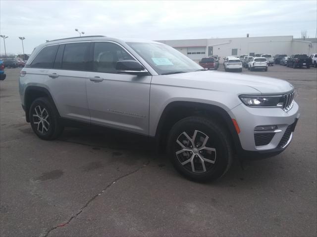 new 2025 Jeep Grand Cherokee car, priced at $42,977