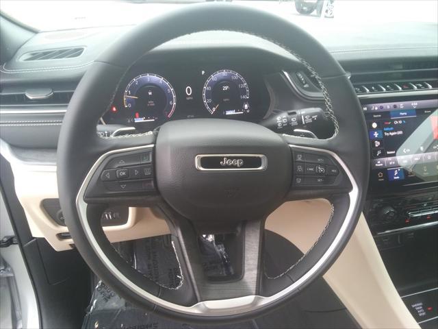 new 2025 Jeep Grand Cherokee car, priced at $42,977