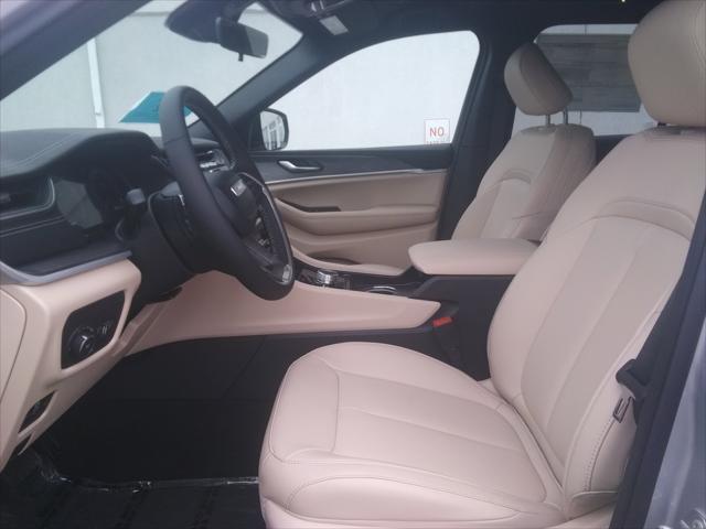 new 2025 Jeep Grand Cherokee car, priced at $42,977