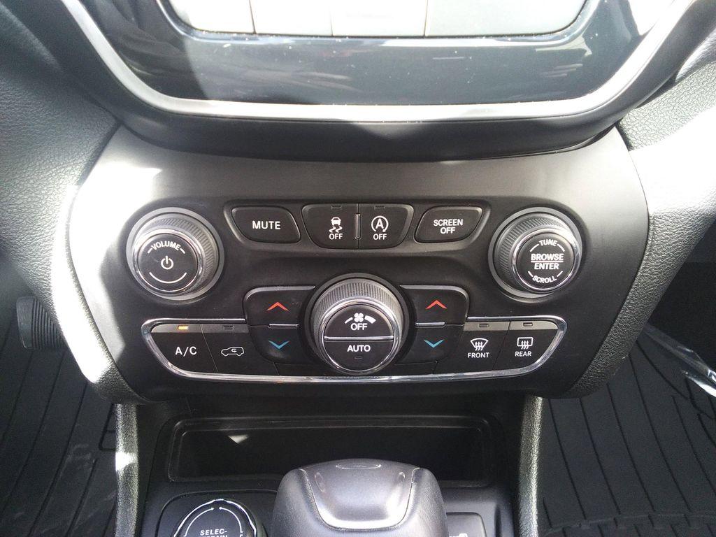 used 2019 Jeep Cherokee car, priced at $18,975
