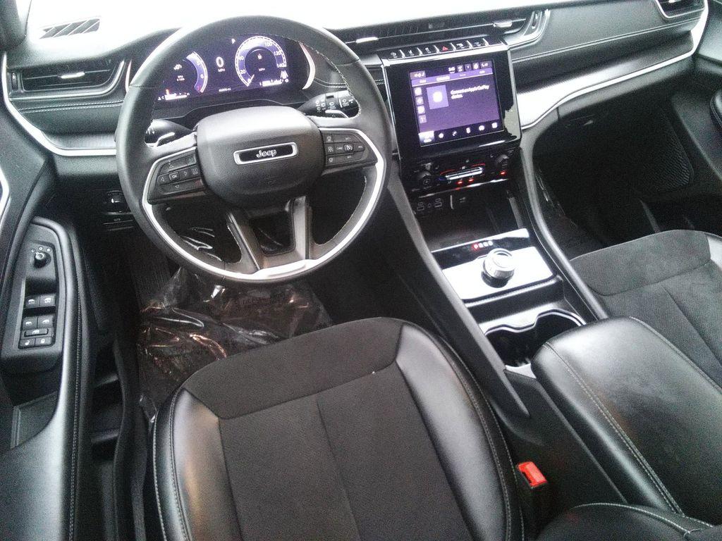 used 2024 Jeep Grand Cherokee L car, priced at $30,975