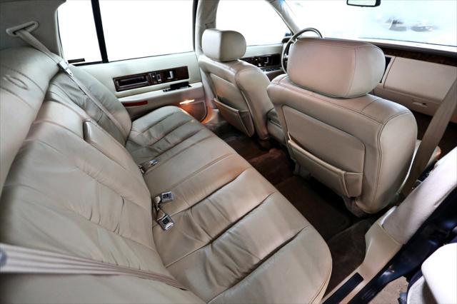 used 1995 Cadillac Fleetwood car, priced at $5,999