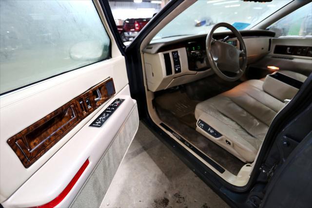 used 1995 Cadillac Fleetwood car, priced at $5,999