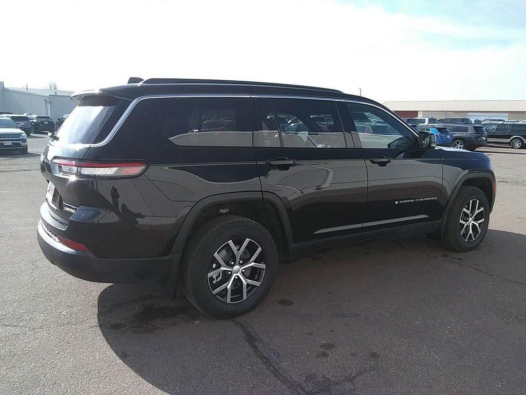 new 2025 Jeep Grand Cherokee L car, priced at $45,977