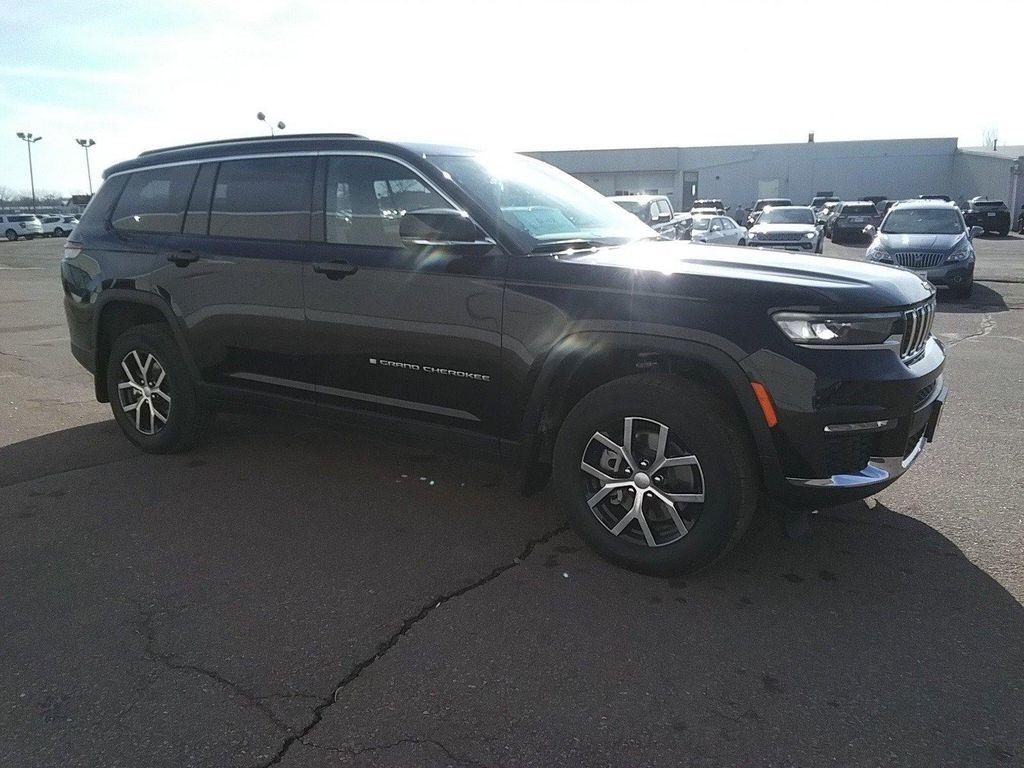 new 2025 Jeep Grand Cherokee L car, priced at $45,977
