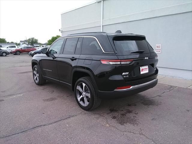 new 2024 Jeep Grand Cherokee car, priced at $44,977