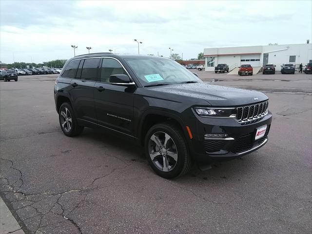 new 2024 Jeep Grand Cherokee car, priced at $44,977