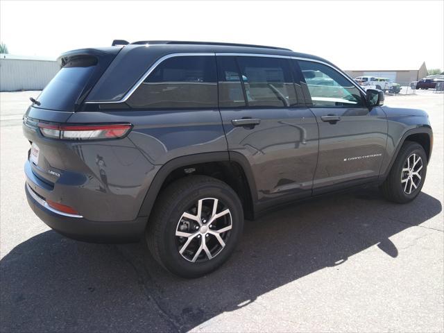 new 2025 Jeep Grand Cherokee car, priced at $43,977